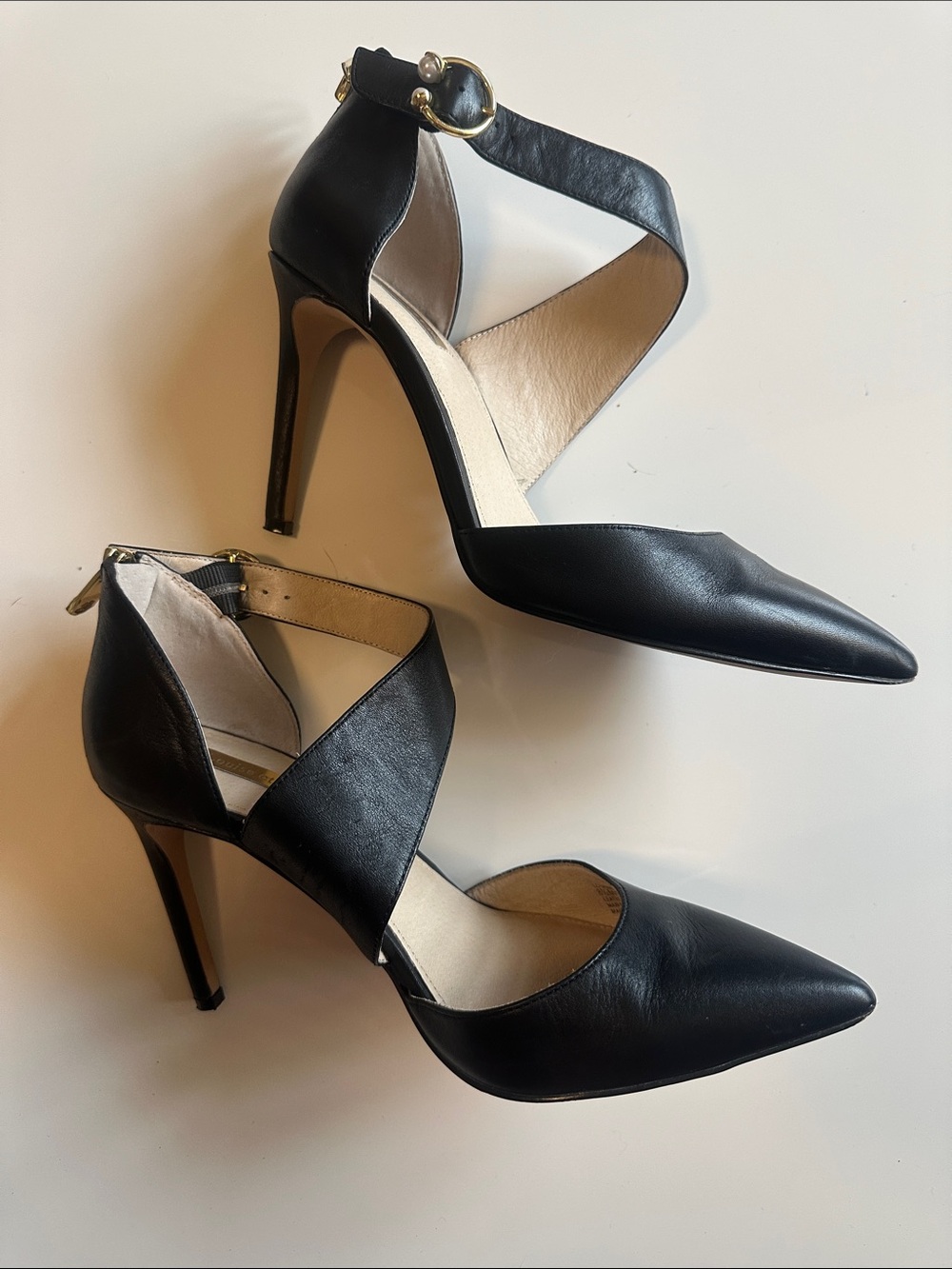 Louise et Cie Black Pointed Leather Crisscross Ankle-Strap Heels - Picture 5 of 6